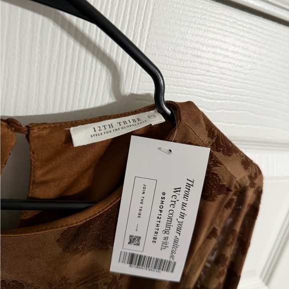 12th Tribe Chocolate Floral Dress NWT - Picture 5 of 7